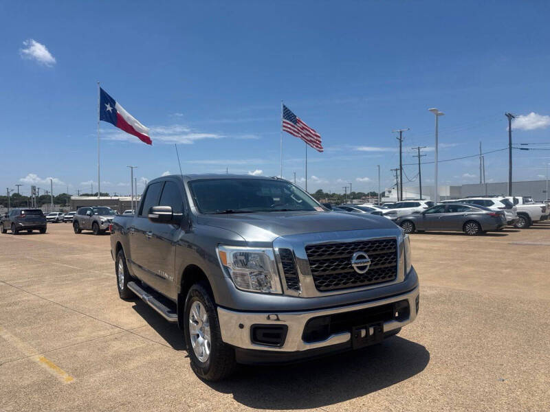 2018 Nissan Titan SV