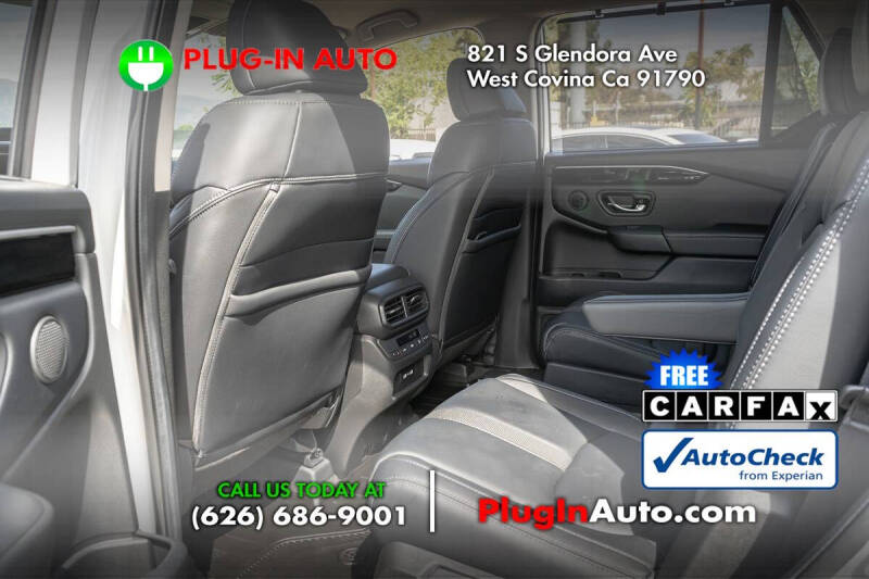 2023 Honda Pilot EX-L w/Rear Captain's Chairs