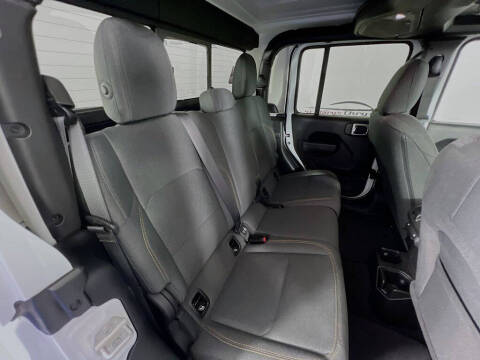 2024 Jeep Gladiator NightHawk