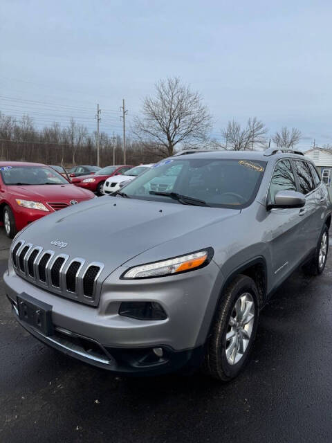 Jeep Cherokee's photo