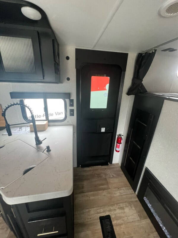 2022 CHEROKEE FOREST RIVER