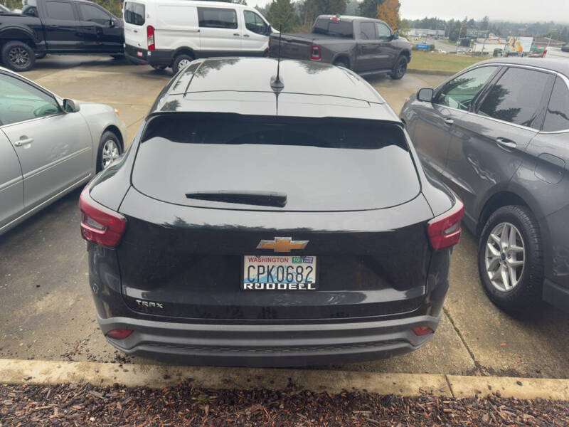 2025 Chevrolet Trax LS