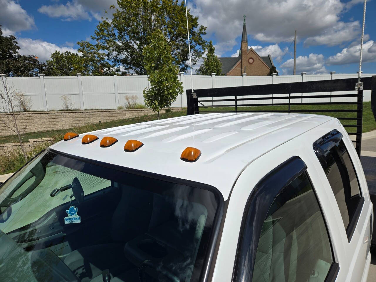 2004 Ford F-550 Super Duty 17