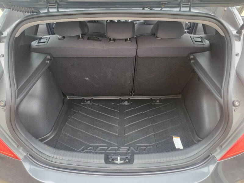 2013 Hyundai Accent SE