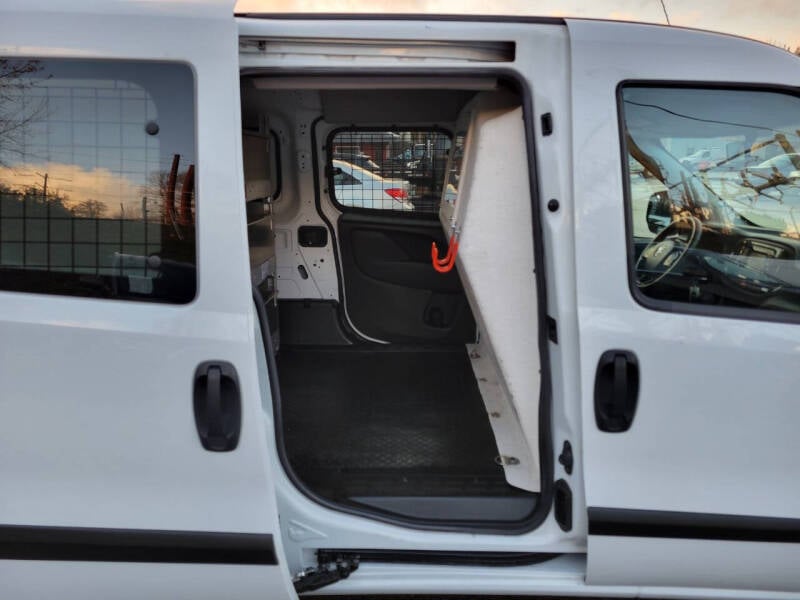 2019 RAM Promaster City SLT photo 17