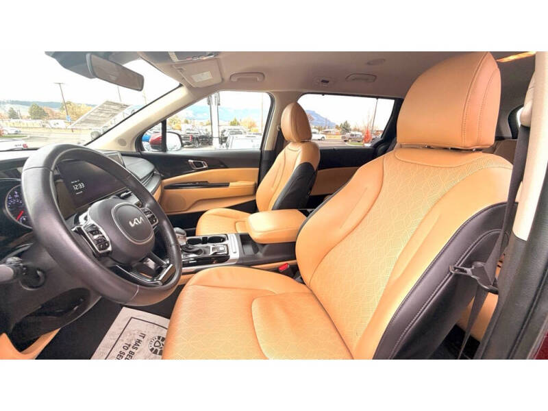 2024 Kia Carnival EX