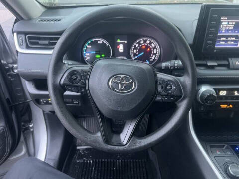 2022 Toyota RAV4 Hybrid XLE