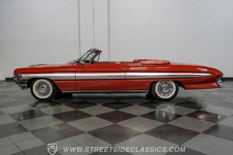 1961 Oldsmobile Starfire