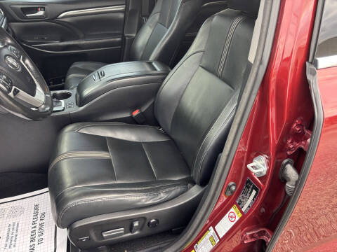 2017 Toyota Highlander SE