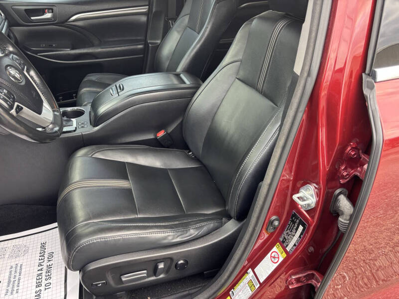 2017 Toyota Highlander SE