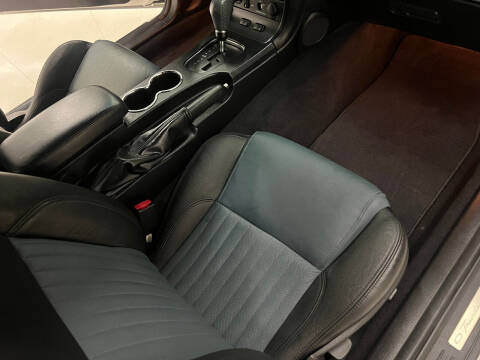 2005 Ford Thunderbird Deluxe