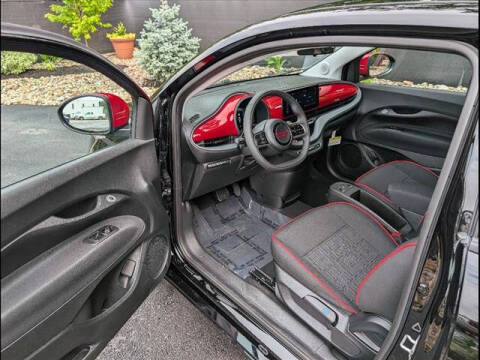 2024 FIAT 500e Inspi(RED)