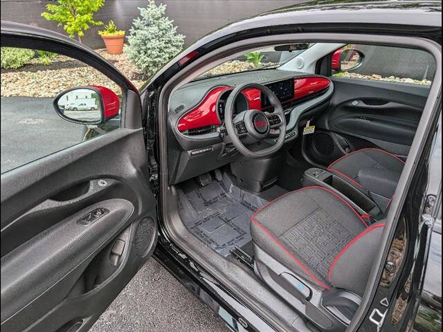 2024 FIAT 500e Inspi(RED)