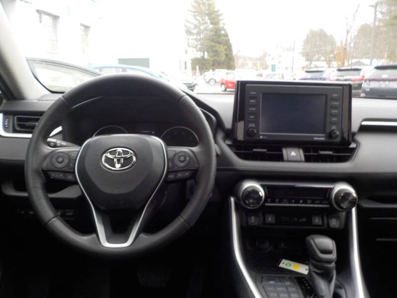 2022 Toyota RAV4 XLE