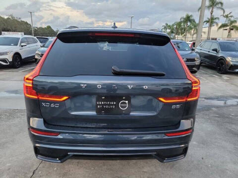 2024 Volvo XC60 B5 Core Dark Theme