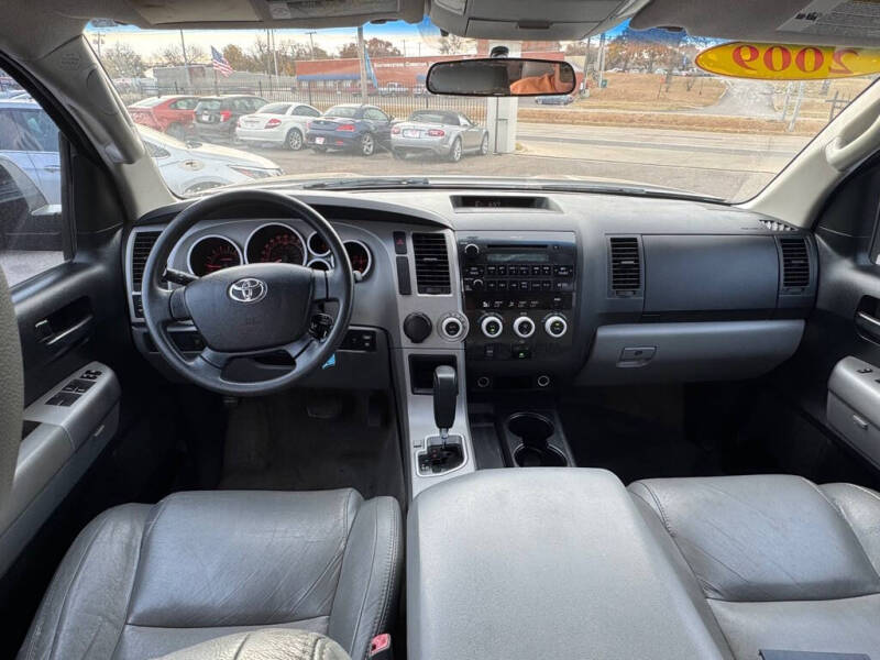 2009 Toyota Sequoia SR5