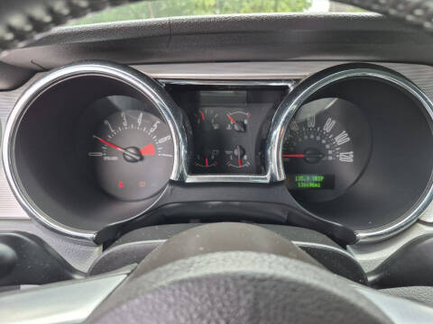 2007 Ford Mustang V6 Deluxe