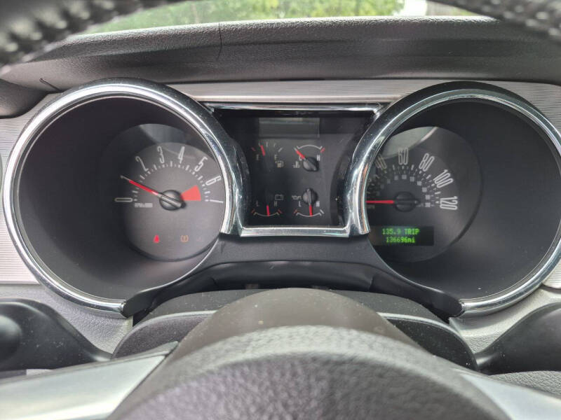 2007 Ford Mustang V6 Deluxe