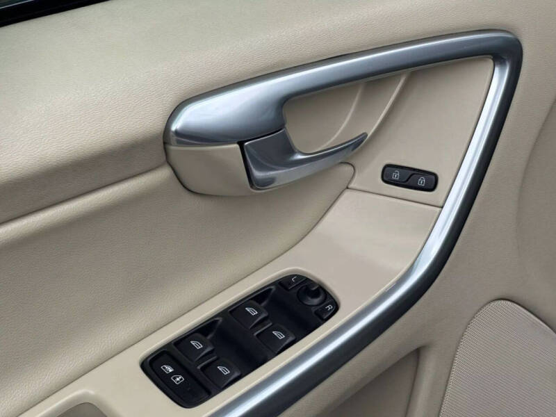 2015 Volvo XC60 T5 Drive-E Premier