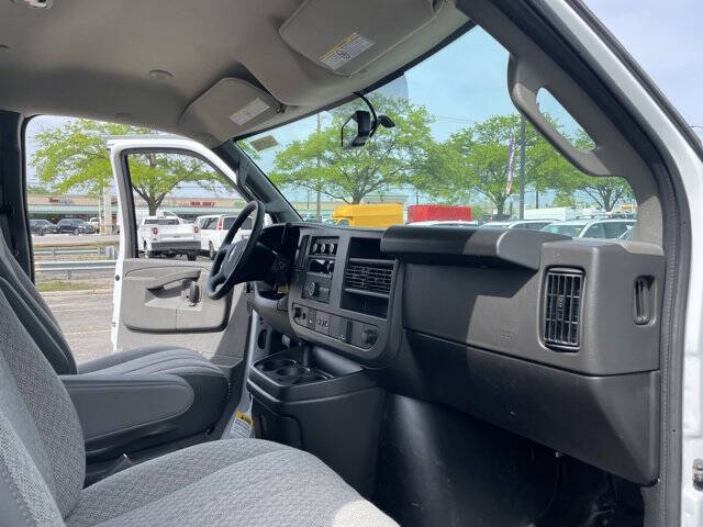 2025 Chevrolet Express 3500