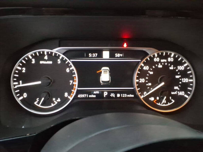 2022 Nissan Pathfinder SL