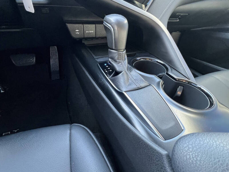 2019 Toyota Camry SE