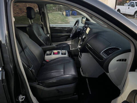 2012 Chrysler Town and Country Touring