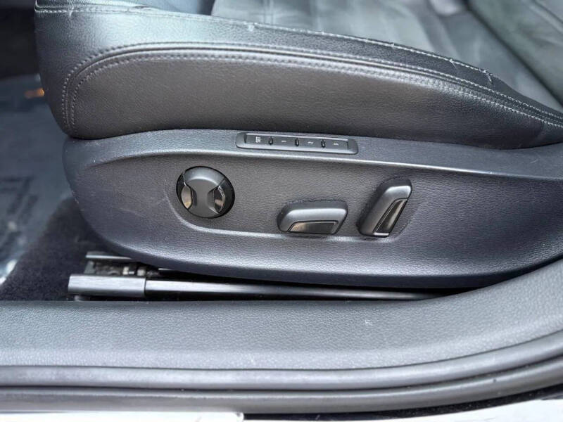 2014 Volkswagen Passat 1.8T SEL Premium PZEV