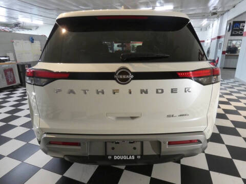 2022 Nissan Pathfinder SL