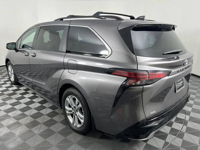 2022 Toyota Sienna XSE 7-Passenger