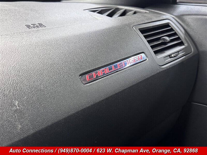 2013 Dodge Challenger SXT