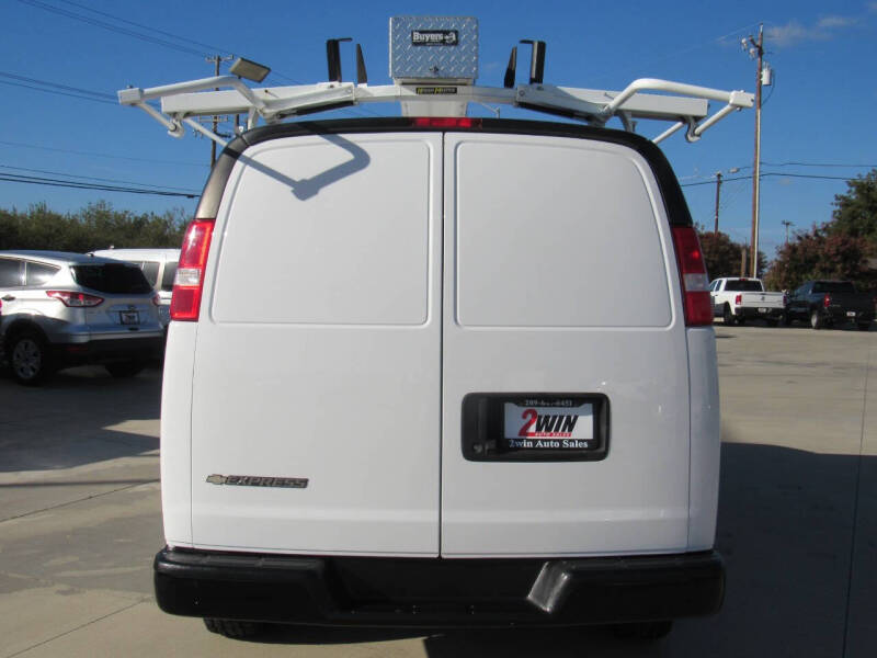 2021 Chevrolet Express 2500