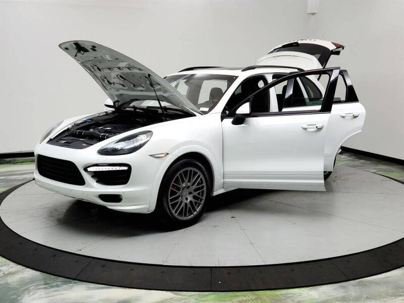 2013 Porsche Cayenne GTS