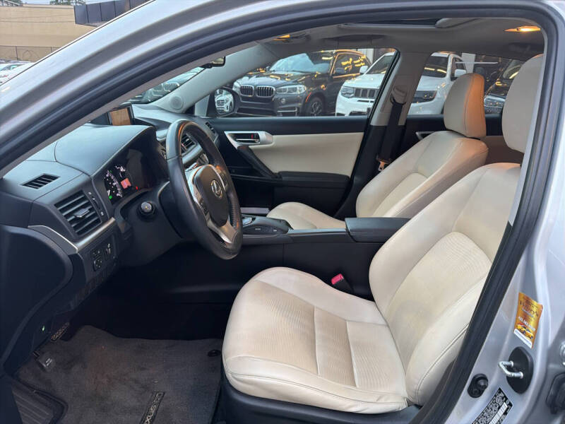 2011 Lexus CT 200h Premium