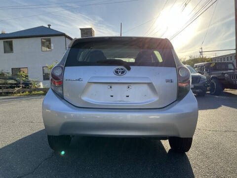 2014 Toyota Prius c Two
