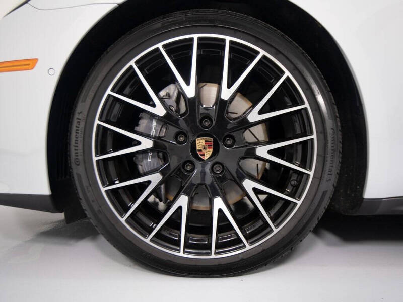 2025 Porsche Panamera 4