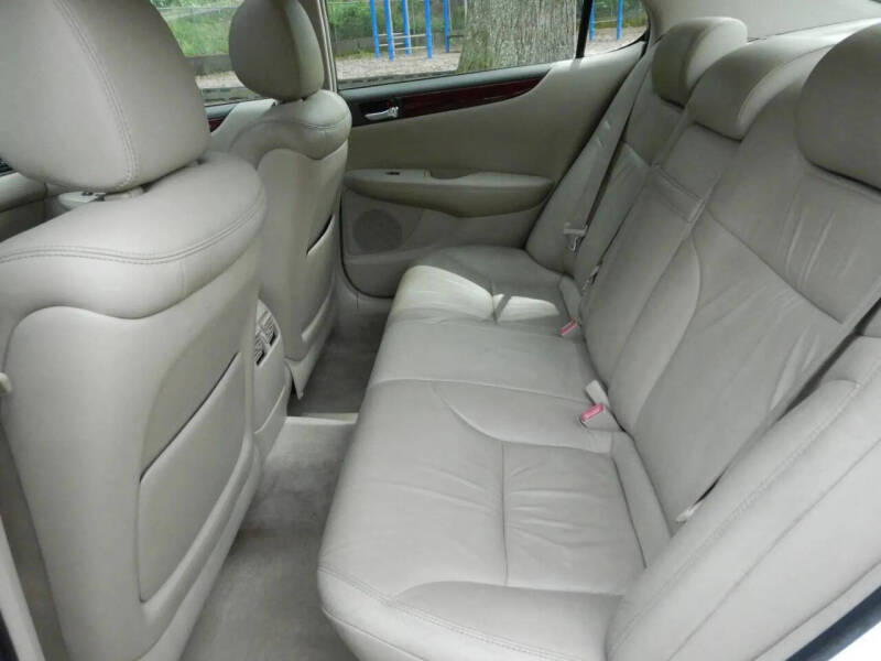 2004 Lexus ES 330