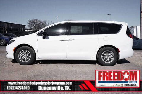 2025 Chrysler Voyager LX