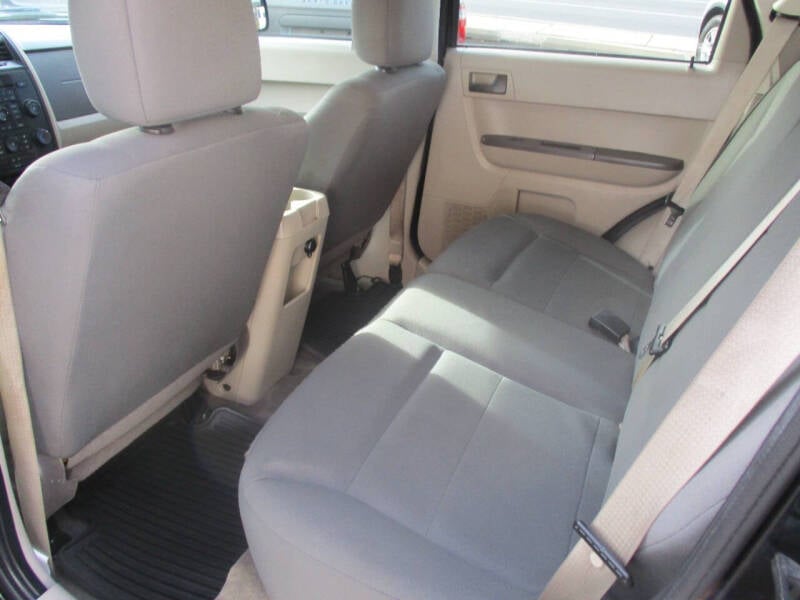 2010 Ford Escape XLS photo 10