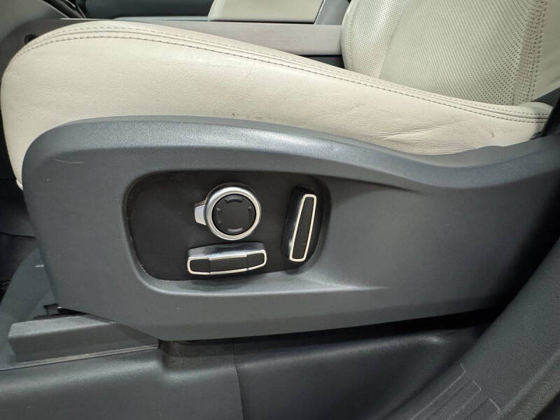 2023 Land Rover Defender 130 First Edition