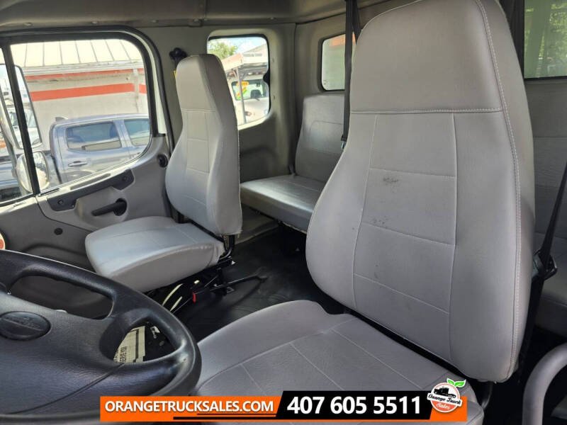 2017 Freightliner M2 106