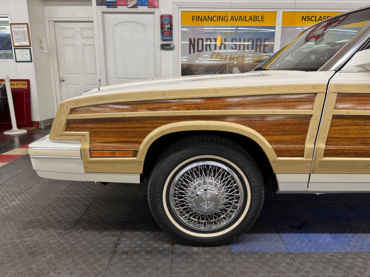 1984 Chrysler Le Baron 27