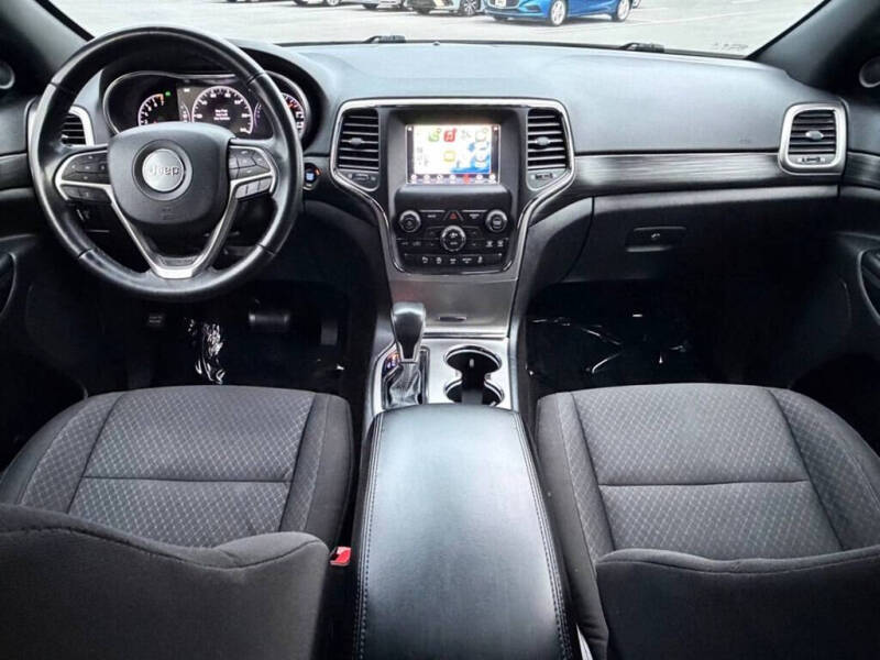 2019 Jeep Grand Cherokee Laredo