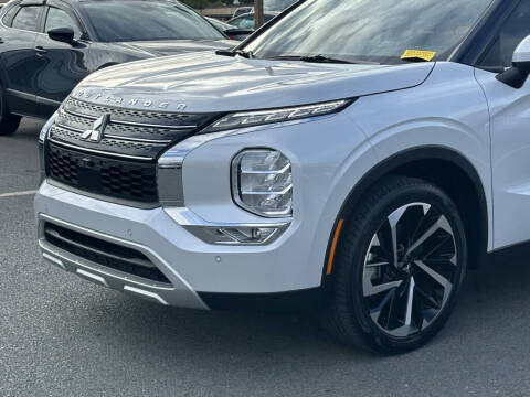 2023 Mitsubishi Outlander SE