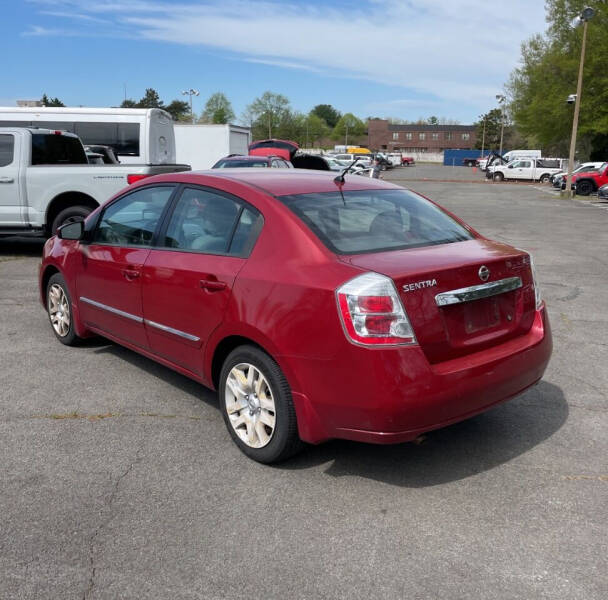 2010 Nissan Sentra S photo 3