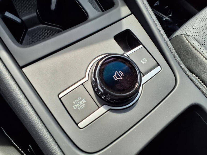 2025 Volkswagen Tiguan SE 4Motion