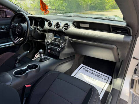 2017 Ford Mustang V6
