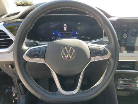 2025 Volkswagen Taos SE