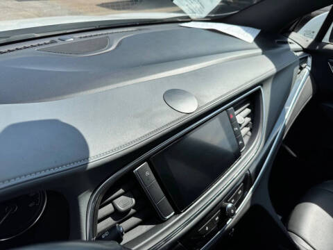 2022 Buick Enclave Essence