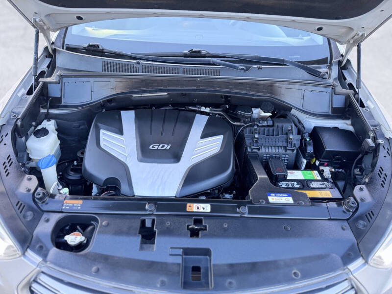 2017 Hyundai Santa Fe SE